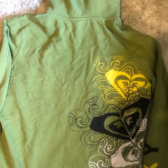 Roxy - Picture 2 of 3